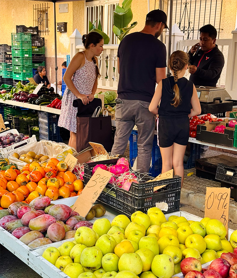 fruit-market-lo-pagan